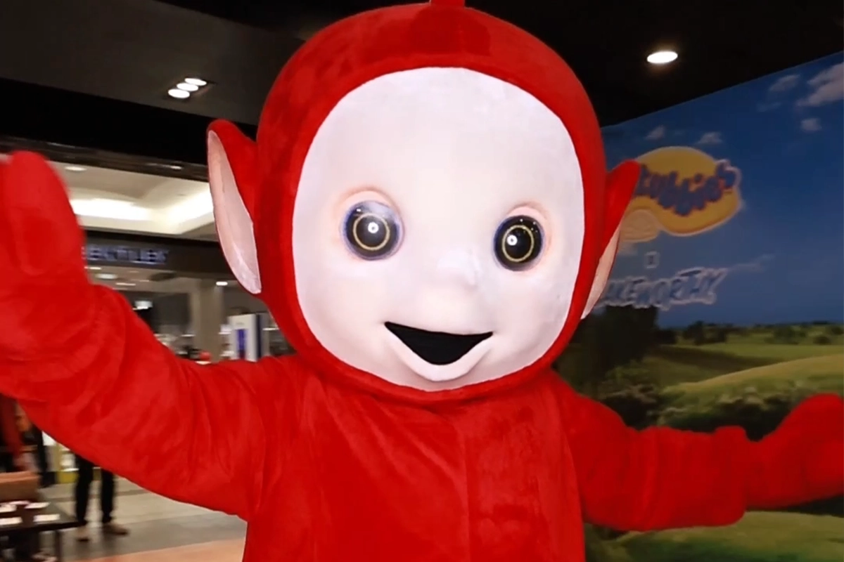 Booth Empire branded 360 video booth activation for Cakeworthy x Teletubbies retail pop-up at CF Lime Ridge Mall in Hamilton